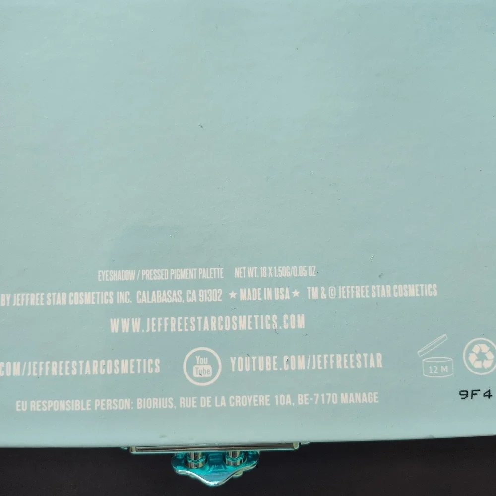 Blue Blood Jeffree Star eyeshadow palette shimmer matte glitter YouTube 18 color